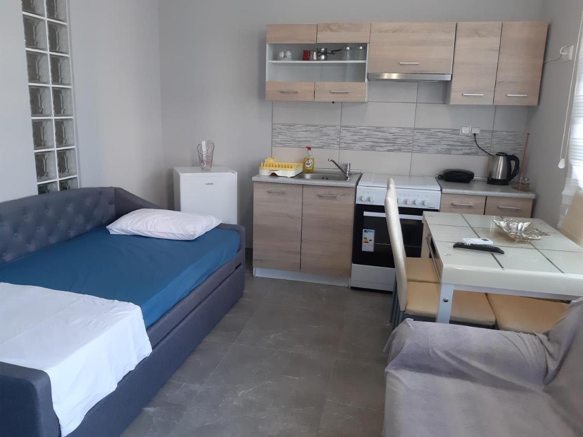 Soula'S Sunshine Blue Apartment Nea Karvali Exterior foto