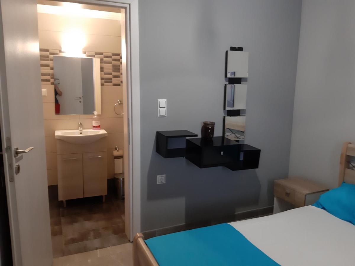 Soula'S Sunshine Blue Apartment Nea Karvali Exterior foto