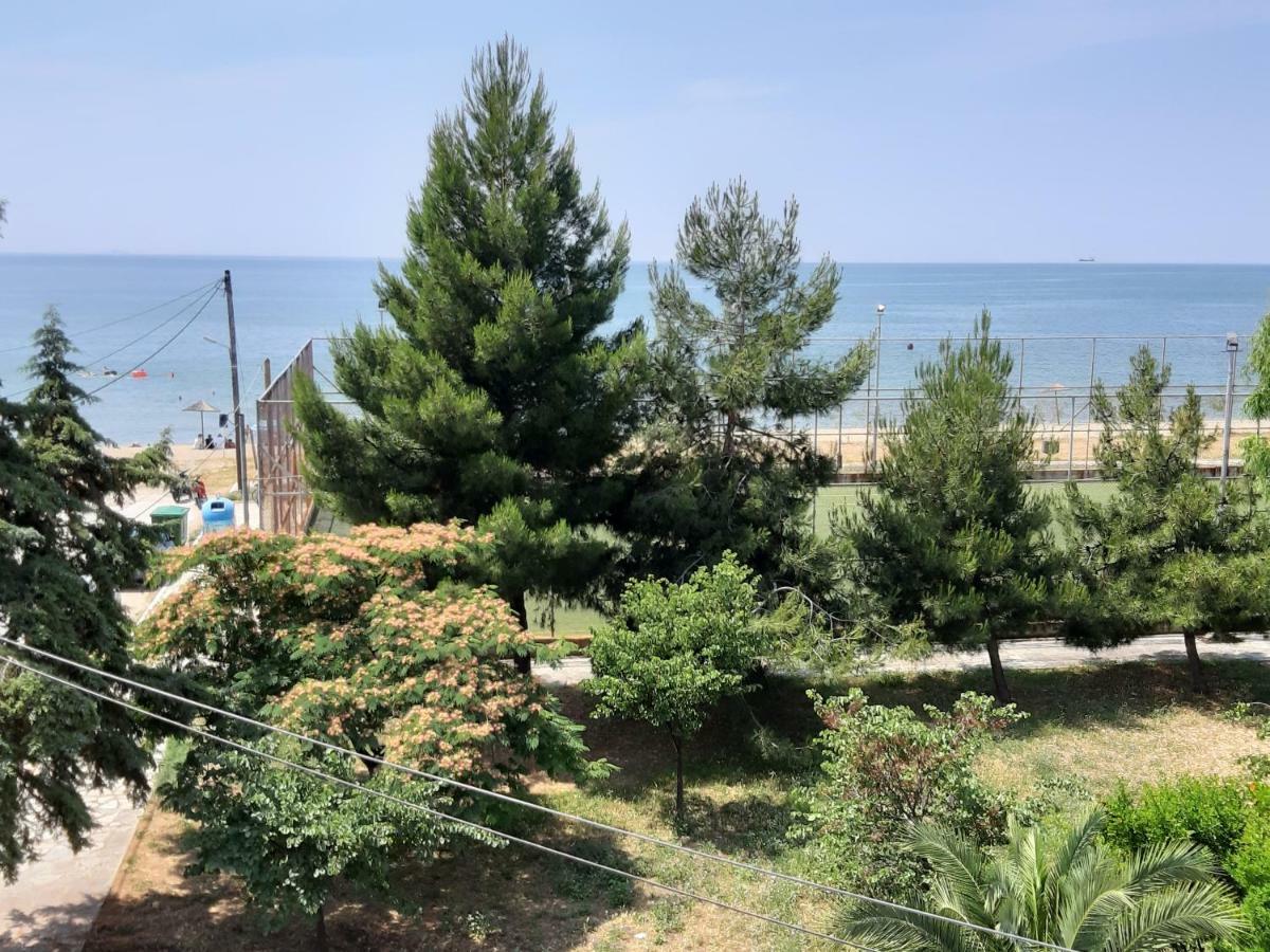 Soula'S Sunshine Blue Apartment Nea Karvali Exterior foto